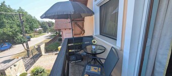 Holiday apartment with spacious rooms, Wi-Fi and air conditioning