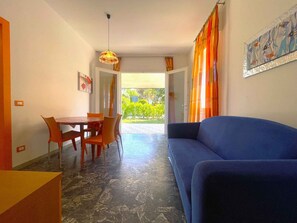 Interior - Holiday apartment Semi-detached house in the countryside near the sea (Bibione)