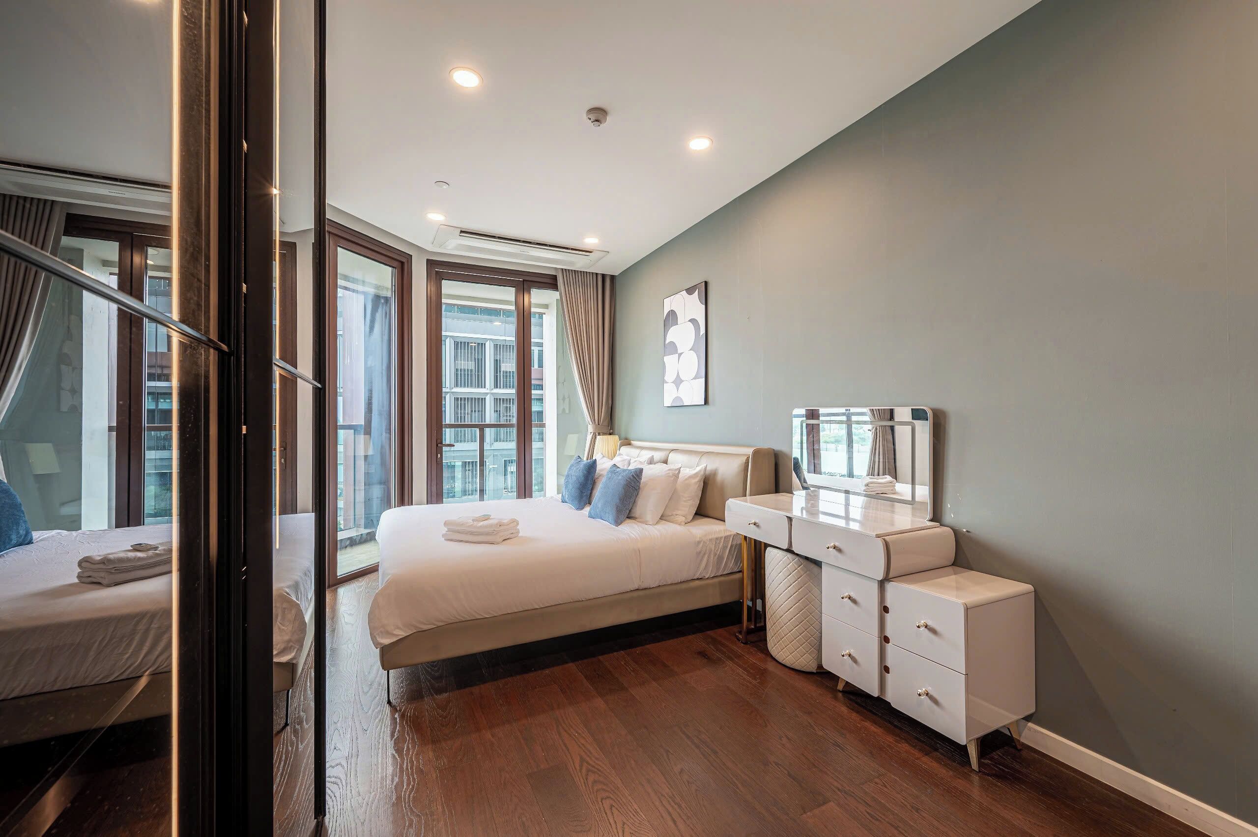 Deluxe Apartment, 3 Bedrooms, Balcony | Premium bedding, Select Comfort beds, minibar, in-room safe