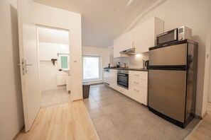 Comfort Apartment, 2 Bedrooms, Kitchen | Özel mutfak | Espresso kahve makinesi, elektrikli su ısıtıcısı 