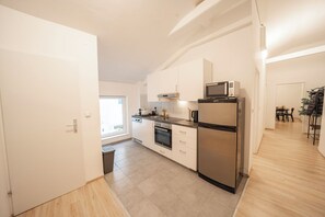 Comfort Apartment, 2 Bedrooms, Kitchen | Private kitchen | Espresso maker, electric kettle - 2 Bedroom Apartments 18 Min to center (Vienna)