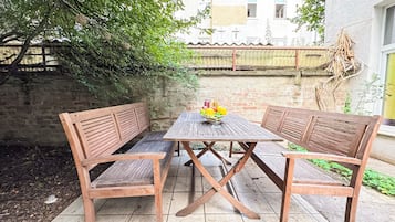 Apartment, 2 Bedrooms, Kitchen | Outdoor dining