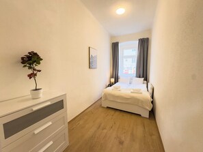 Standard Apartment, 2 Bedrooms, Kitchen | Free WiFi - 2 Bedroom Apartments 18 Min to center (Vienna)