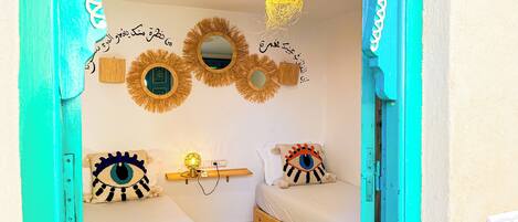 Casa tradicional, acessível, sacada | Camas com colchões de espuma com sistema de memória