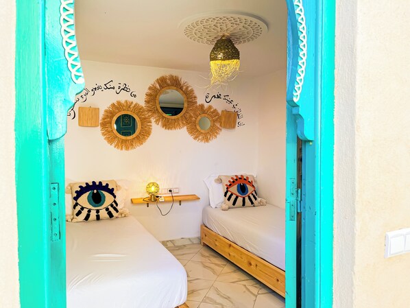 Traditional House, Accessible, Balcony | Memory foam beds, laptop workspace, free cribs/infant beds, free WiFi - Porte Principale  (Marrakech)