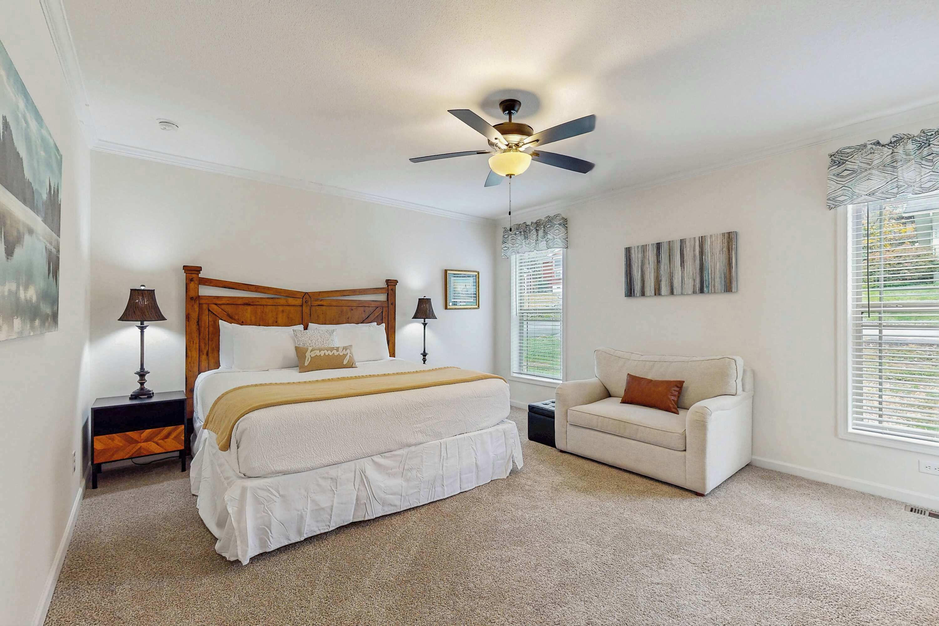 3 bedrooms, iron/ironing board, WiFi, bed sheets