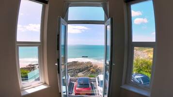Deluxe Triple Room, Sea View | Interior
