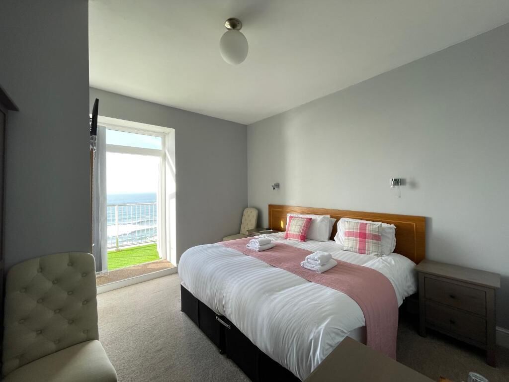 Double or Twin Room, Balcony, Sea View | Free WiFi