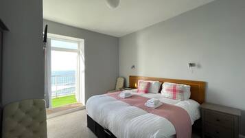 Double or Twin Room, Balcony, Sea View | Free WiFi