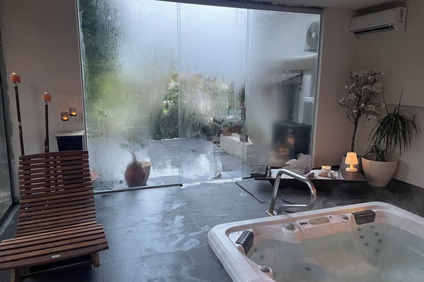 Turkish bath, hydrotherapy, aromatherapy