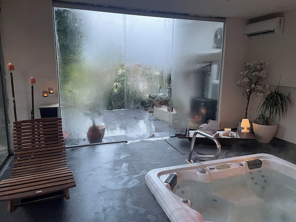 Hammam, soins d'hydrothérapie, soins d'aromathérapie