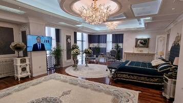 Appartement familial, vue sur la ville | Coffre-fort, bureau, espace de travail pour ordinateurs portables