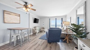 TV - Splendid East Beach Gulf Front ~ Sleeps 6 (Gulf Shores)