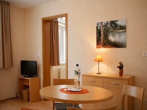 Apartment | 1 bedroom - Bernsteinsee Hotel and Ferien Standard Suite Room (Sassenburg)