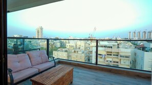 Property grounds - Spacious 5-Room Apartment Near the Sea – Bat Yam (Bat Yam)