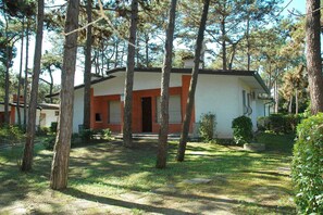 Exterior - Holiday apartment with air conditioning, garden and terrace (Lignano Sabbiadoro)