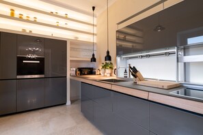 Microwave, oven, stovetop, dishwasher