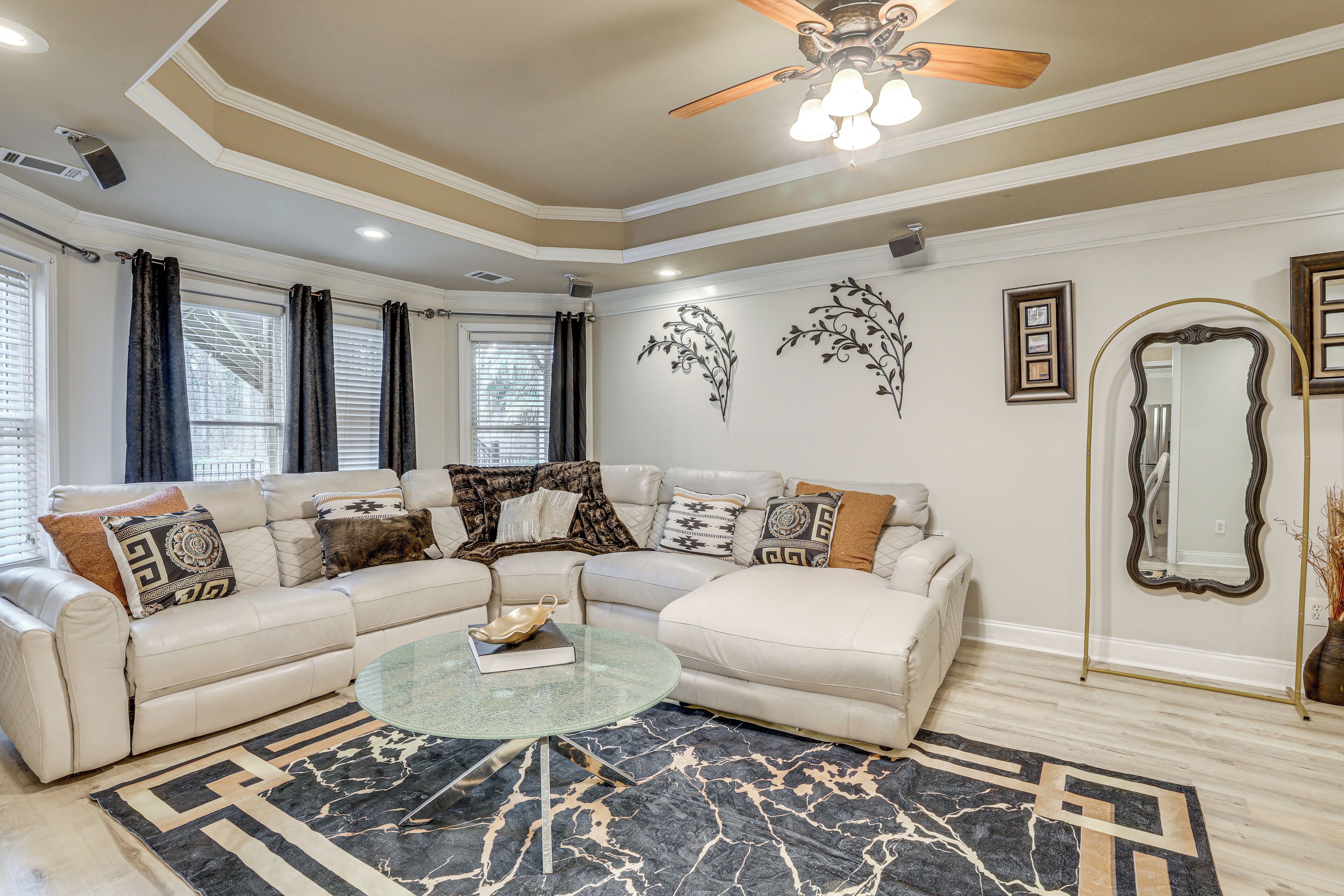 Apartment (2 Bedrooms) | Front of property