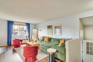 House (4 Bedrooms) | Interior - Families w/ Pets Welcome! Art Deco Home in Arvada (Arvada)