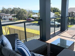 Property grounds - Walk to the beach, soak in ocean views, and enjoy space for the whole family (diamond beach)