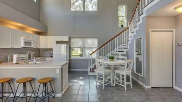 Nhà (3 Bedrooms) | Nội thất