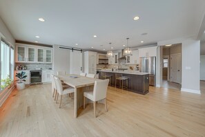 House (3 Bedrooms) | Interior - Bring the Family! Suburban Gem in Plainfield (Plainfield)
