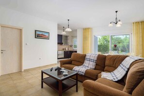 TV - Holiday apartment with air conditioning (Umag)