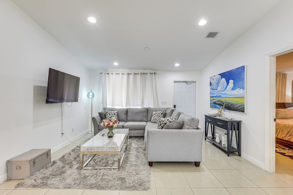 Apartment (3 Bedrooms) | Front of property