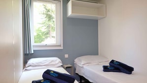 Room - Mobile home with air conditioning, terrace and pool (Calella de la Costa)