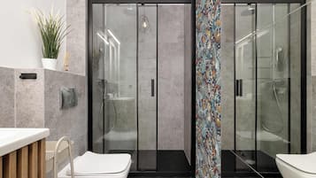 Bruser, hårtørrer, håndklæder