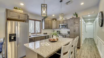 Talo (3 Bedrooms) | Sisätilat