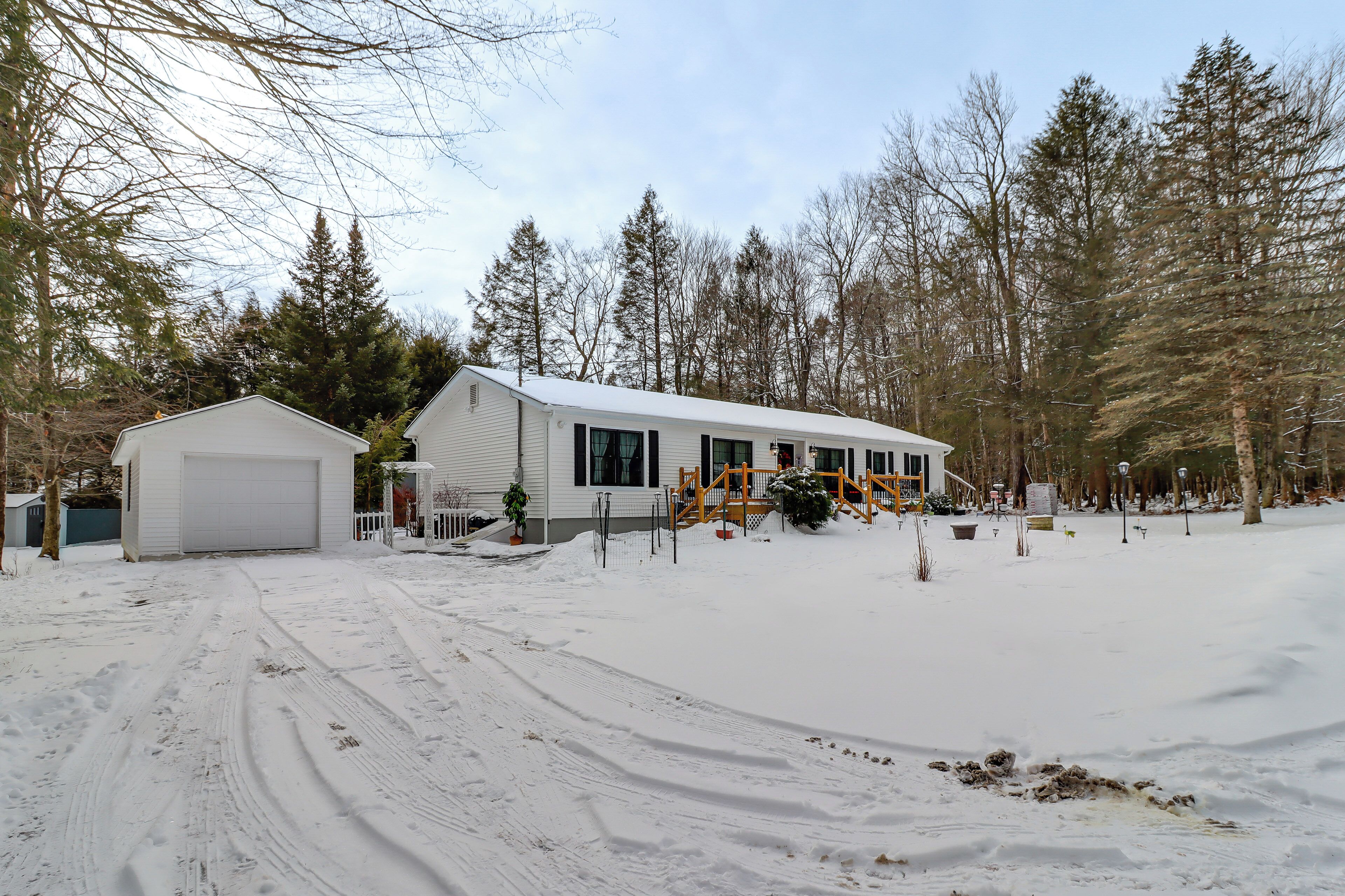 House (4 Bedrooms) | Interior