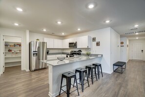 House (4 Bedrooms) | Interior