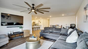 House (4 Bedrooms) | Interior