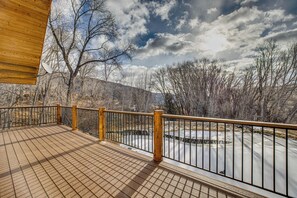 House (2 Bedrooms) | Interior - Deck & Pond Views! 2-acre, Woodsy Rocky Mtn Haven (Gypsum)