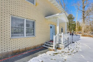 Apartment (2 Bedrooms) | Interior - Pet Friendly & WFH Ready! Quiet Hudson Valley Apt (Newburgh)
