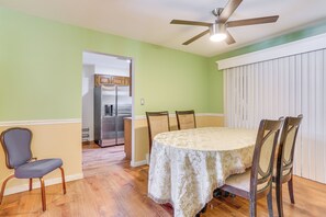 Apartment (2 Bedrooms) | Bahagian dalam