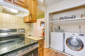 Apartment (2 Bedrooms) | Bahagian dalam