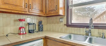 Pet Friendly & WFH Ready! Quiet Hudson Valley Apt