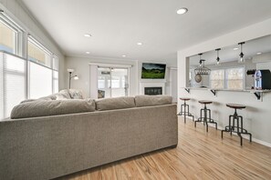 Apartment (3 Bedrooms) | Interior - 1 Mi to Liberty Mountain Resort: Apt w/ Game Room! (Fairfield)