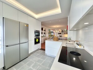 Microwave, dishwasher, coffee/tea maker - Vilamoura Stylish Villa by Homing (Loulé)