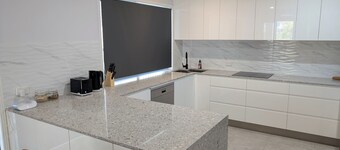 Family-Sized 4-Bedroom Retreat in Arundel – Near Theme Parks, Beaches & More!