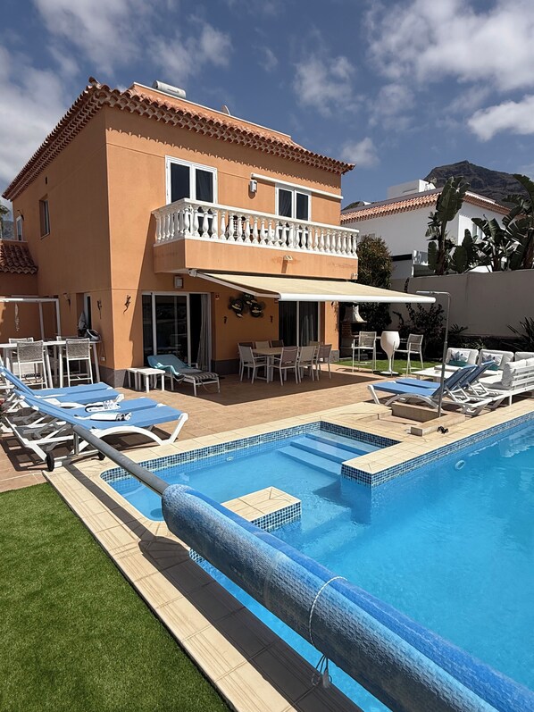 Pool - South facing VILLA with Private Pool in tropical garden in Costa Adeje - Duque (Costa Adeje)