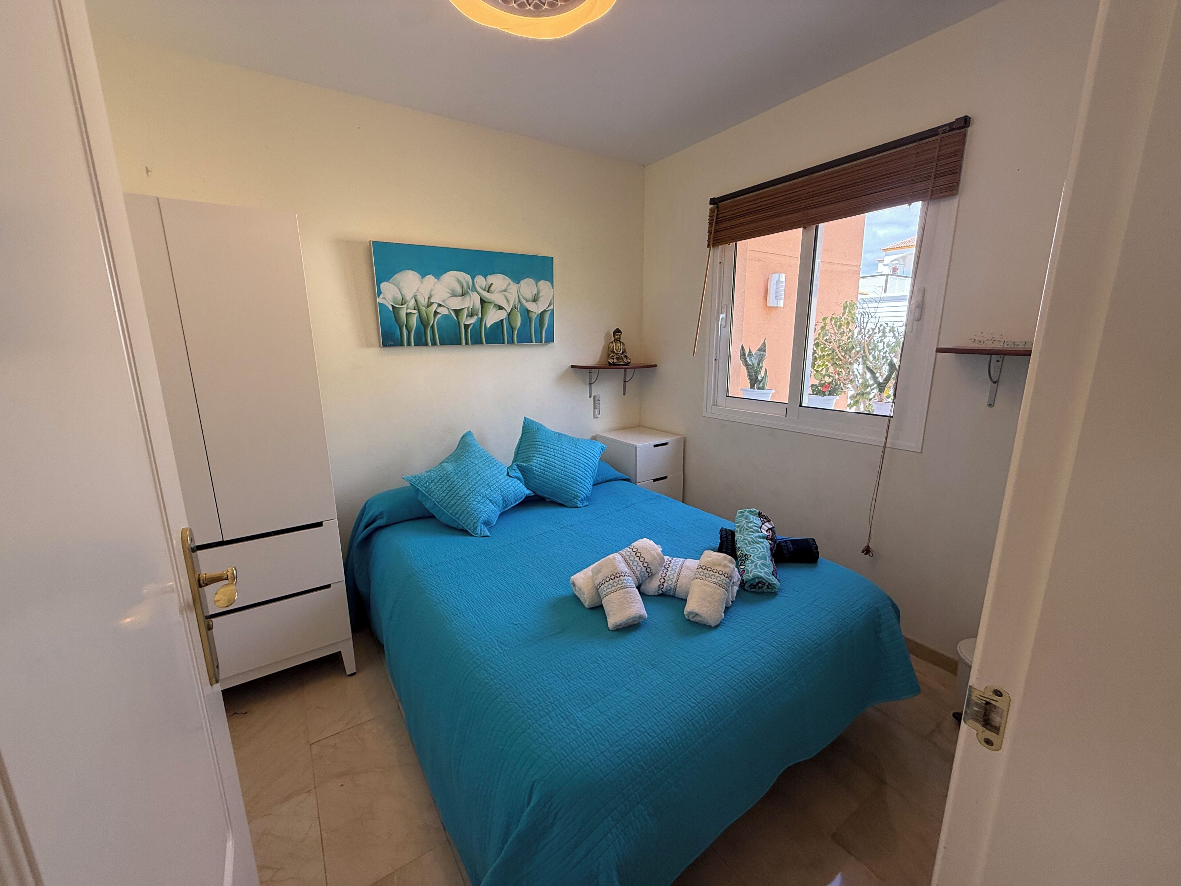 5 chambres, fer et planche à repasser, Wi-Fi, draps fournis