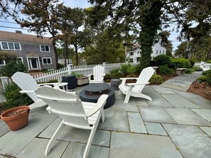 Terrace/patio - Experience the charm of a beautiful seaside cottage just steps from Ridgevale Beach! (Chatham)