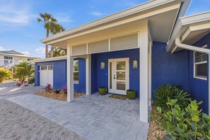 Exterior - Tarawitt Tides- 2B / 2B, Stunning and Close to the Beach (Longboat Key)