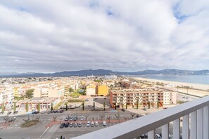 Property grounds - Studio with jacuzzi and sea view (Empuriabrava)