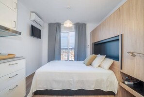 1 bedroom, iron/ironing board, WiFi, bed sheets - Studio with jacuzzi and sea view (Empuriabrava)