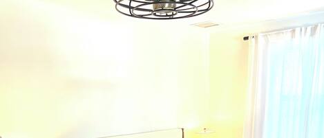 Bügeleisen/Bügelbrett, WLAN, Bettwäsche