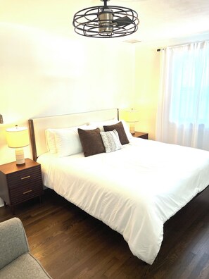 3 bedrooms, iron/ironing board, WiFi, bed sheets - Historic, fully renovated 3-bdr 2 1/2 ba steps to Flagler College/Old Town STA (St. Augustine)